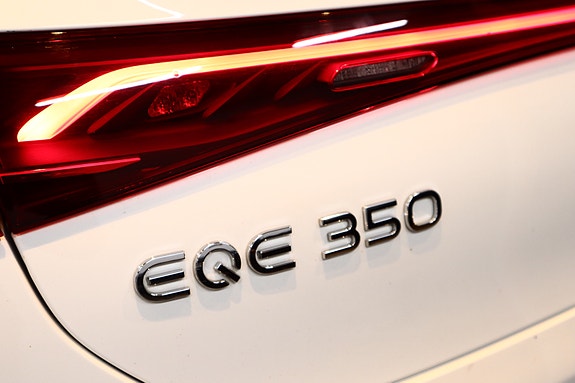 Mercedes-Benz EQE350 12 of 30