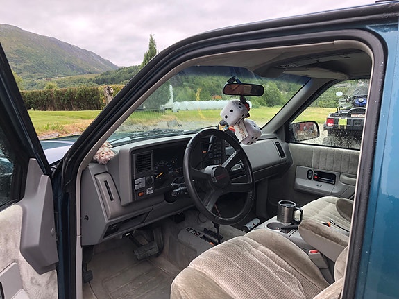 Chevrolet Suburban 8 of 9