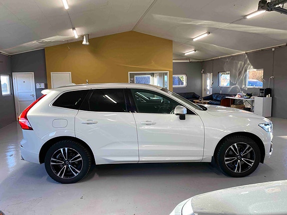 Volvo XC60 3 of 5