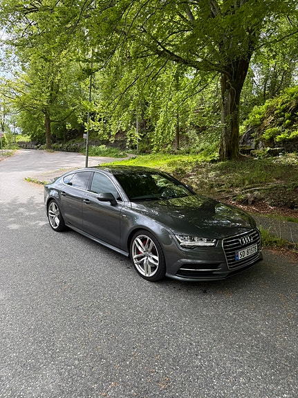 Audi A7 2 of 5