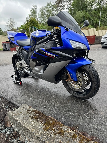 Honda CBR 1000 RR 3 of 5