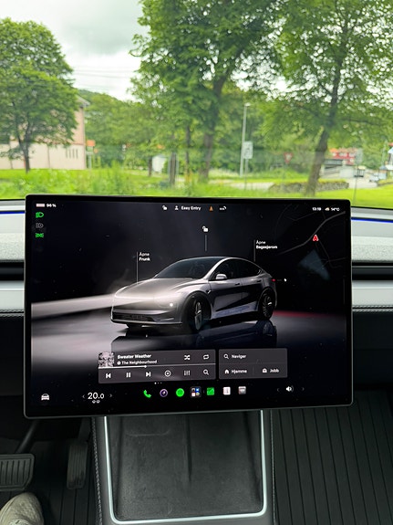 Tesla Model Y 11 of 15