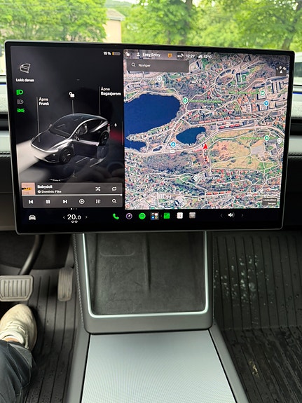 Tesla Model Y 13 of 15