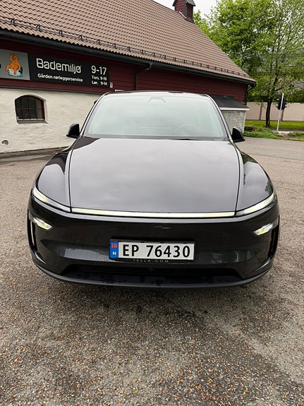 Tesla Model Y 2 of 15