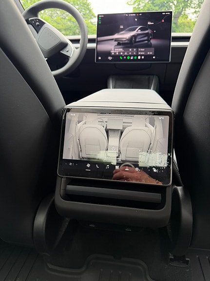 Tesla Model Y 15 of 15