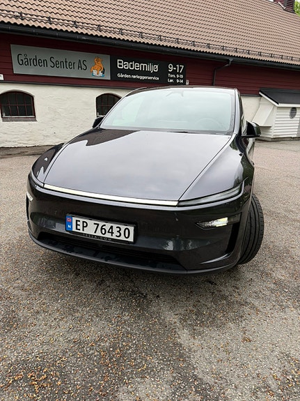 Tesla Model Y 3 of 15