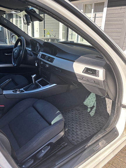 BMW 318d 17 of 27