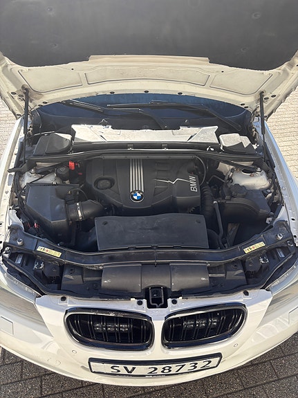 BMW 318d 21 of 27