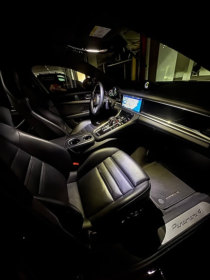 Porsche Panamera 28 of 30