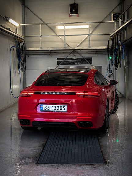 Porsche Panamera 15 of 30