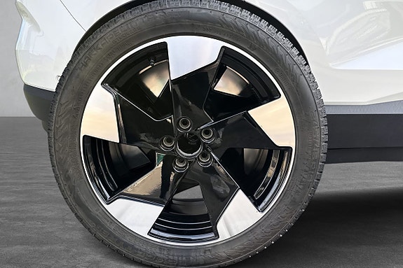 19" tommers vinterfelger med veldig gode Nokian Hakkapalita R5 dekk. 7mm dekkmønster.