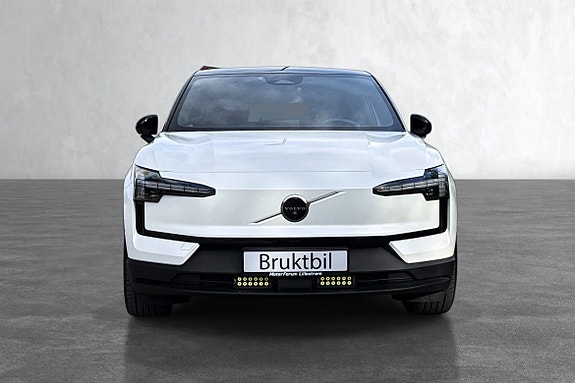 Denne råstilige Volvo EX30 Ultra AWD kan bli din for kun kr 3 710,- pr mnd med 30% egenkapital. Løpetid 10 år.