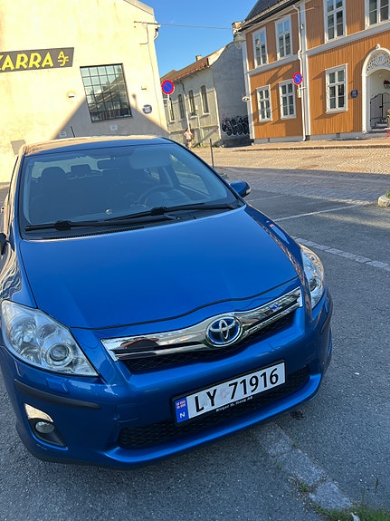 Toyota Auris 3 of 5