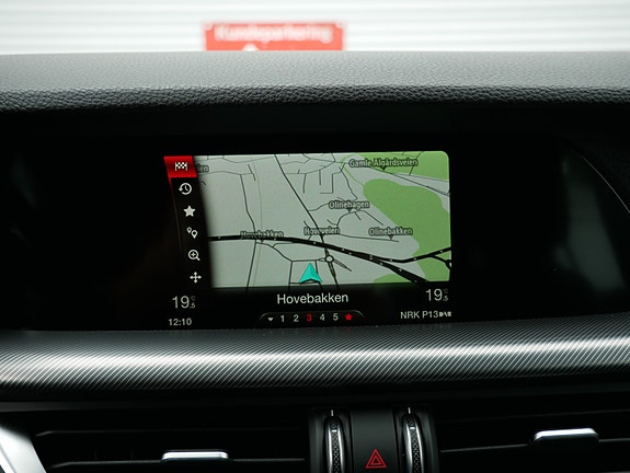 Alfa Romeo Stelvio 19 of 30
