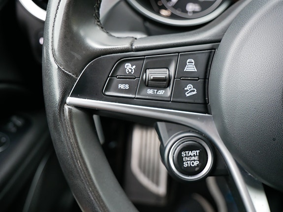 Alfa Romeo Stelvio 13 of 30