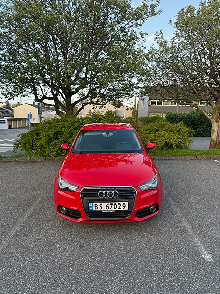 Audi A1 2 of 11
