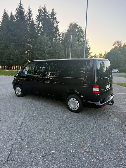 Volkswagen Caravelle 15 of 23