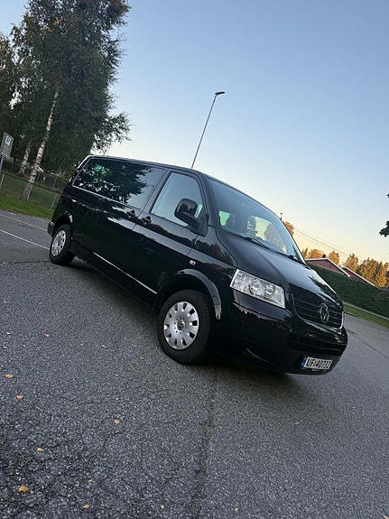 Volkswagen Caravelle 3 of 23