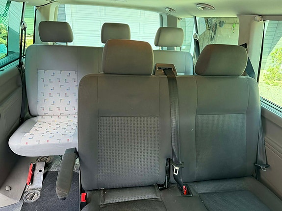 Volkswagen Caravelle 22 of 23