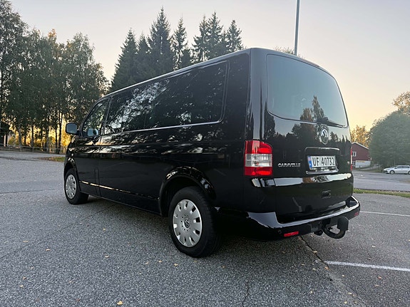 Volkswagen Caravelle 10 of 23