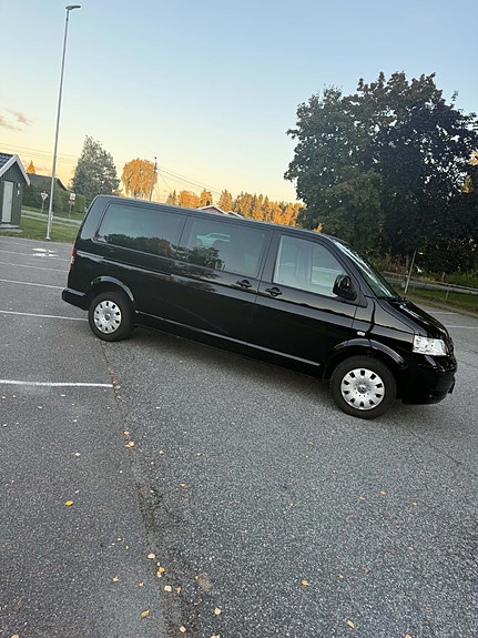 Volkswagen Caravelle 7 of 23