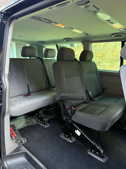 Volkswagen Caravelle 21 of 23