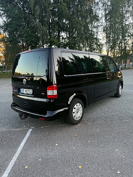Volkswagen Caravelle 4 of 23