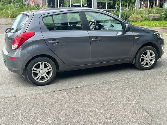 Hyundai i20 4 of 14