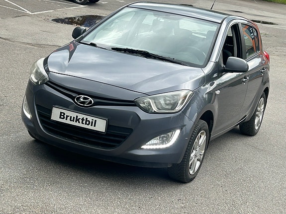 Hyundai i20 2 of 14