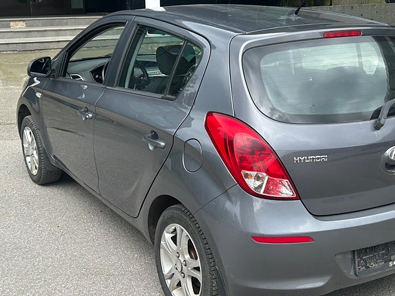 Hyundai i20 8 of 14