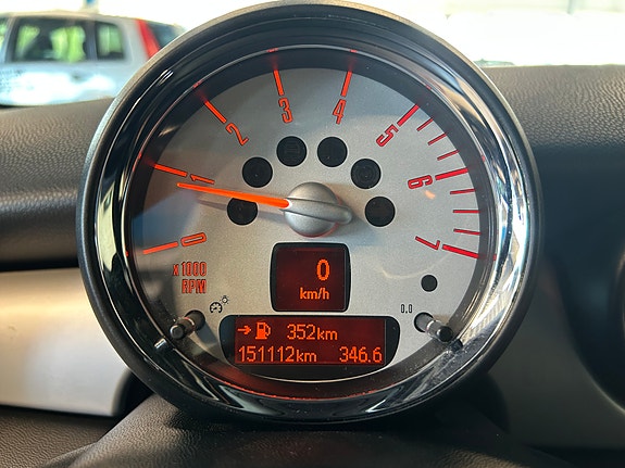 MINI Cooper 21 of 23
