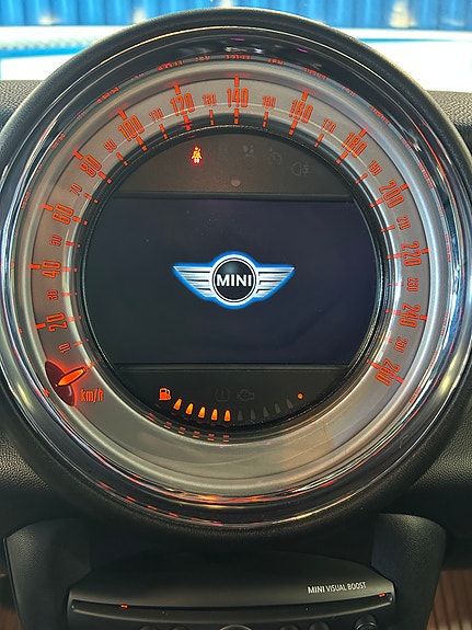 MINI Cooper 22 of 23