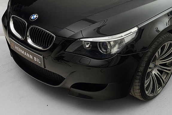 BMW M5 3 of 5