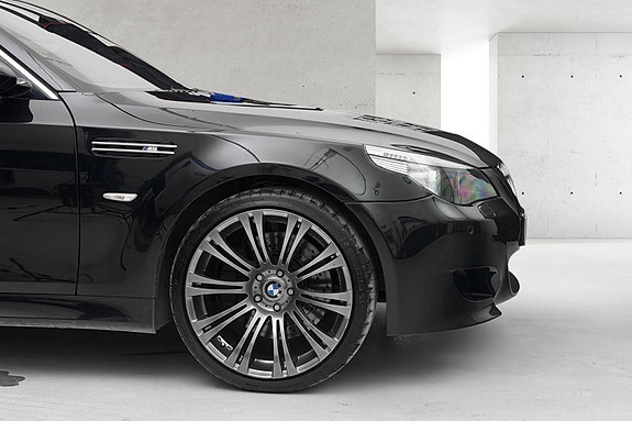BMW M5 15 of 30