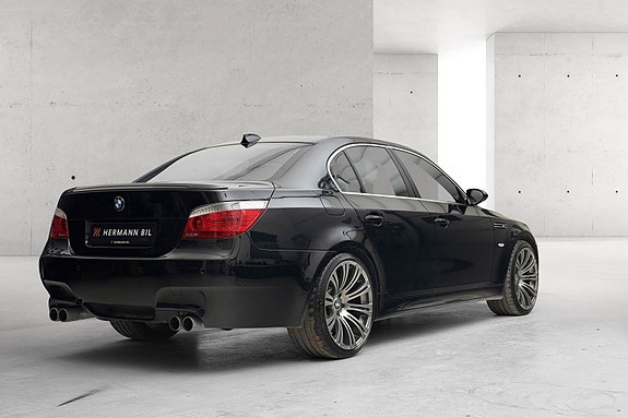 BMW M5 11 of 30