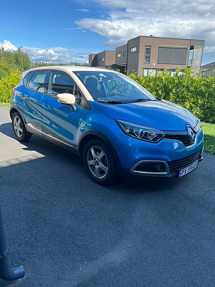 Renault Captur 2 of 5