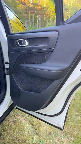 Volvo XC40 15 of 19