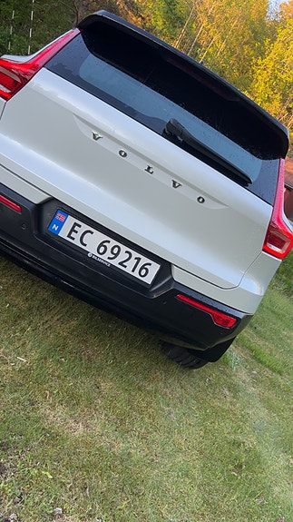 Volvo XC40 3 of 19