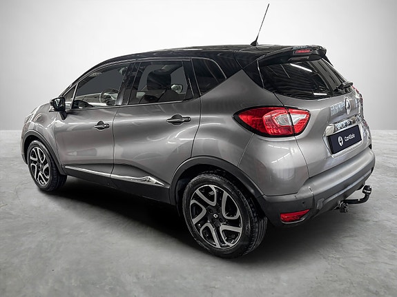 Renault Captur 3 of 5