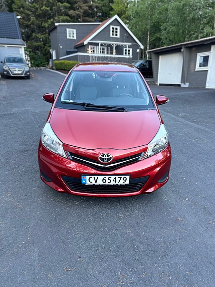 Toyota Yaris 4 of 5