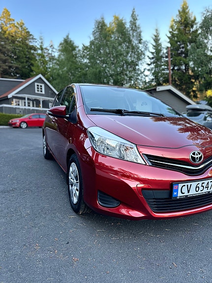 Toyota Yaris 5 of 5