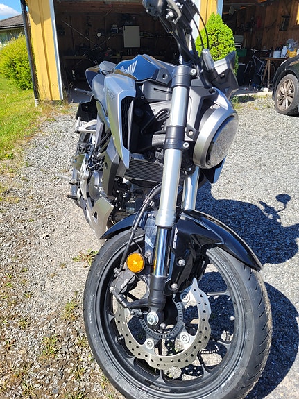 Honda CB 125 R 6 of 7