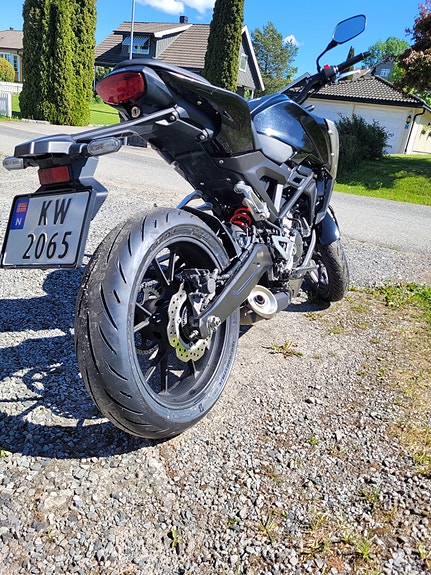 Honda CB 125 R 3 of 7