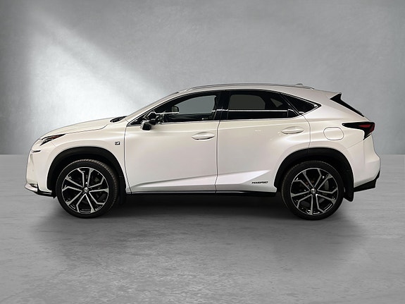 Lexus NX300h 2 of 5
