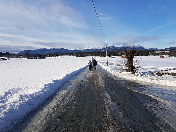 Samtun er landlig plassert med fine turmuligheter, både sommer og vinter.