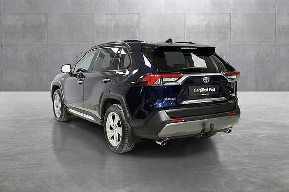 Toyota RAV4 4 of 5