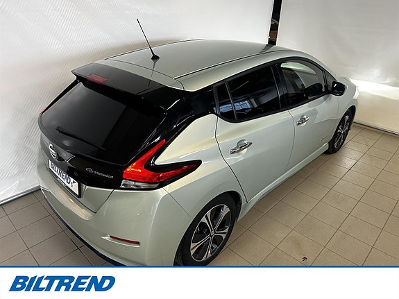 Nissan Leaf 8 of 23