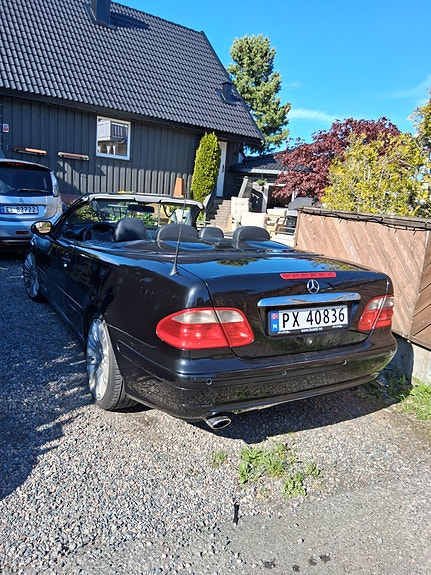 Mercedes-Benz CLK200 8 of 8