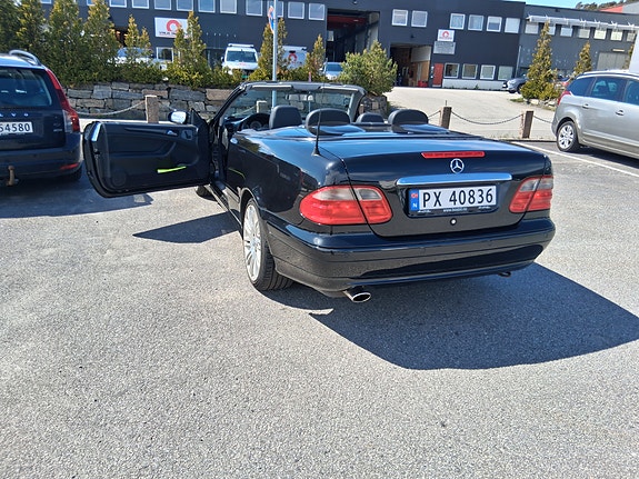 Mercedes-Benz CLK200 7 of 8