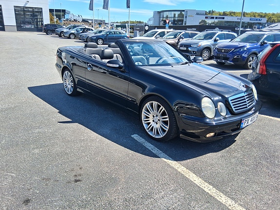Mercedes-Benz CLK200 3 of 8